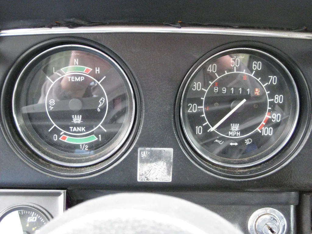 1972 Saab 95 instrument cluster